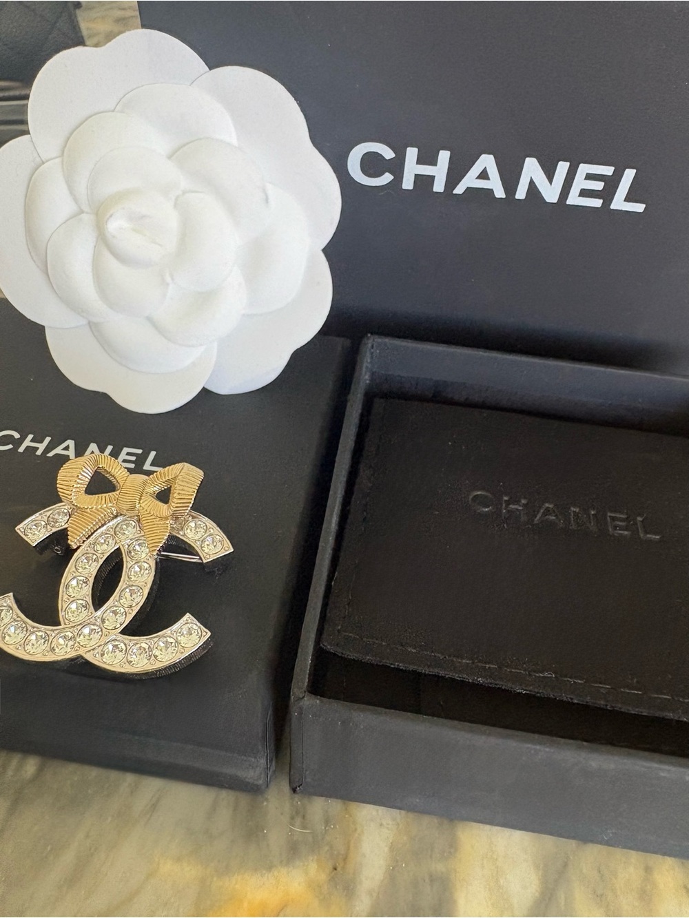 100% Authentic RARE CHANEL Gold Tone Crystal CC Logo Brooch Gold Bow Box Dust B - Picture 9 of 12